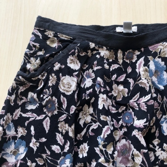 Ecote Black Skirt with Floral Pattern Size 0 - Picture 4 of 7